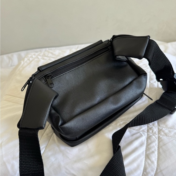 Black vintage Crossbody Bag - Picture 3 of 6